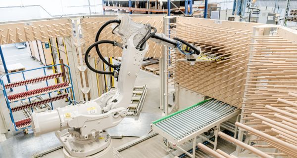 Elektromechanik a programátor PLC a CNC strojů